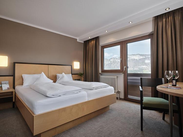 Hotel-Gasthof Zur Schoenen Aussicht Санкт Йохан ин Тирол Екстериор снимка