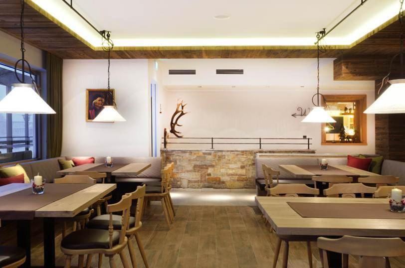 Hotel-Gasthof Zur Schoenen Aussicht Санкт Йохан ин Тирол Екстериор снимка